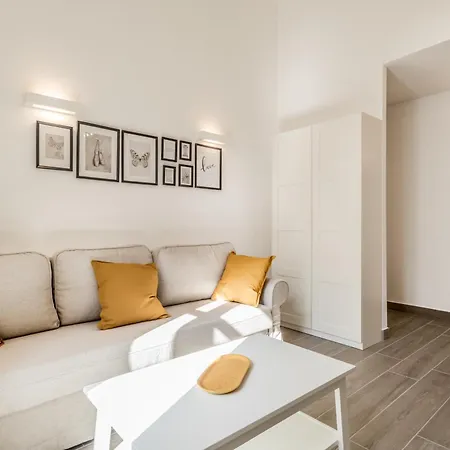 Elena's House Apartmán *